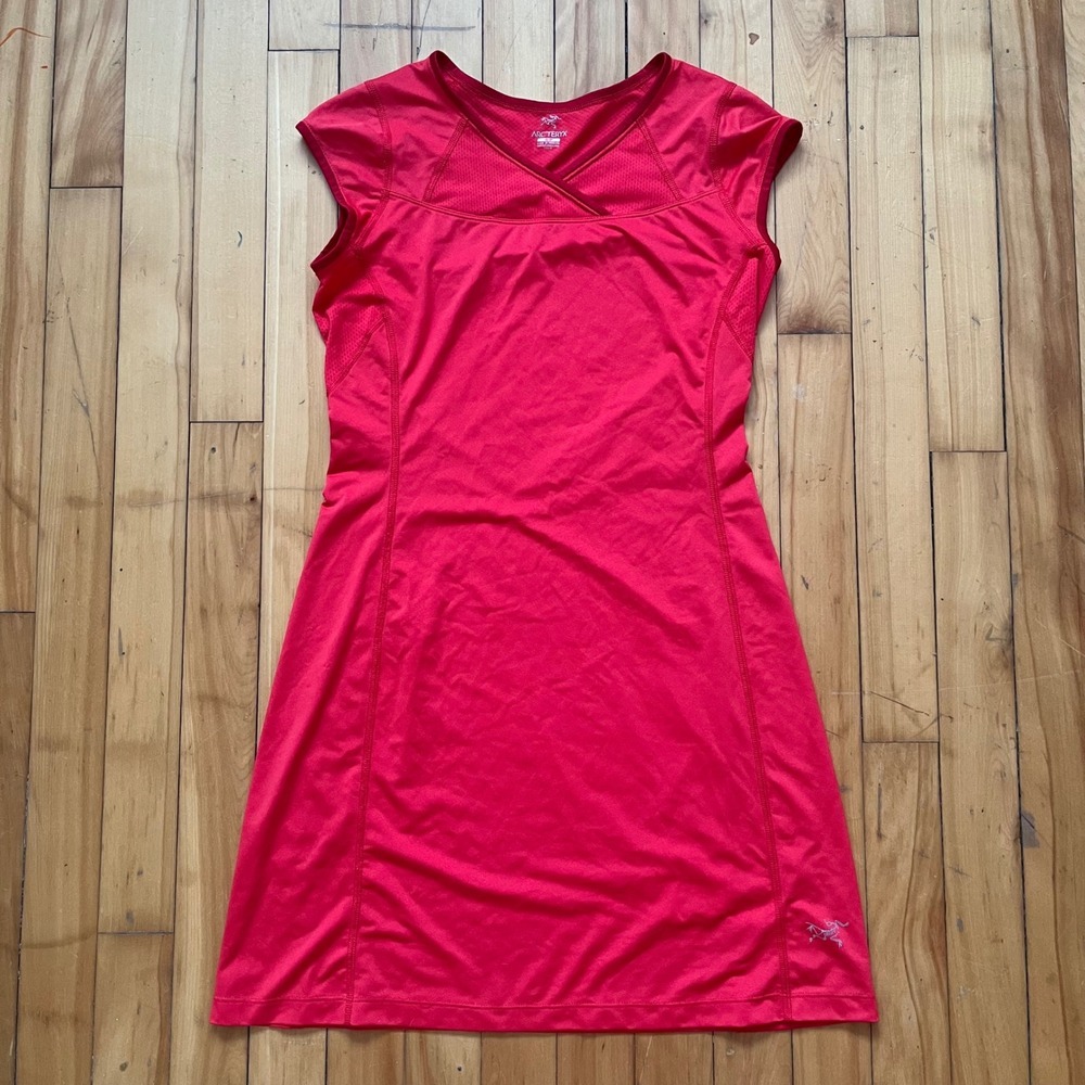 Arc'teryx Women Pink Sleeveless VNeck Cap Sleeve Athletic Tennis Dress S / P